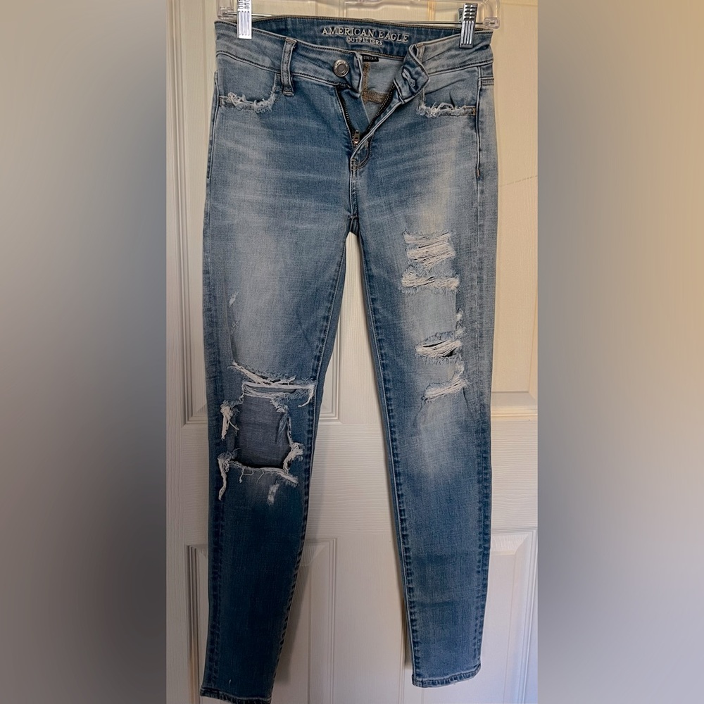 American Eagle Distressed Skinny Jeans Size 0 (43)